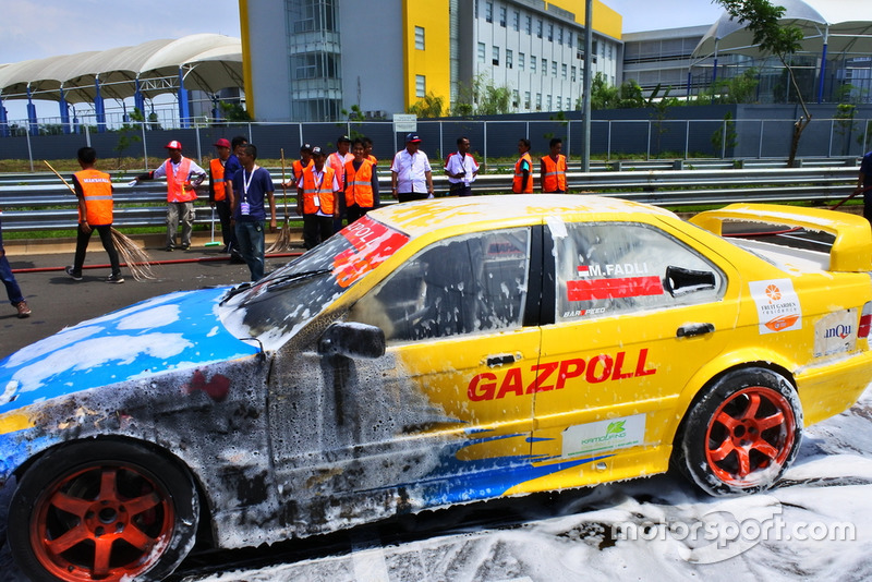 Mobil M Fadli Immammuddin, STC Divisi 1, berhasil dipadamkan