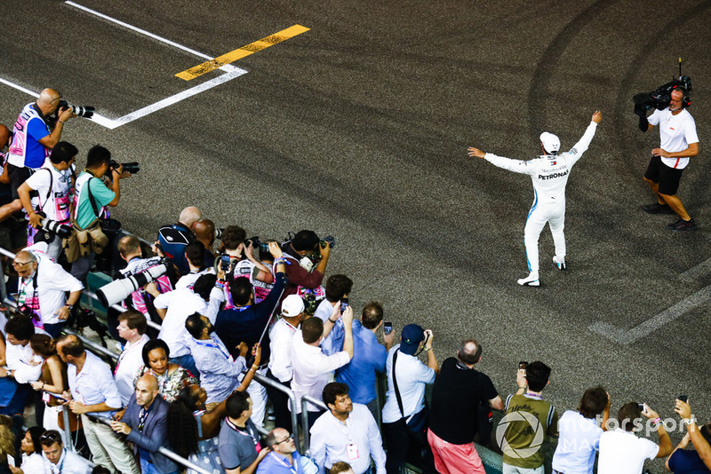 Ganador de la carrera Lewis Hamilton, Mercedes AMG F1
