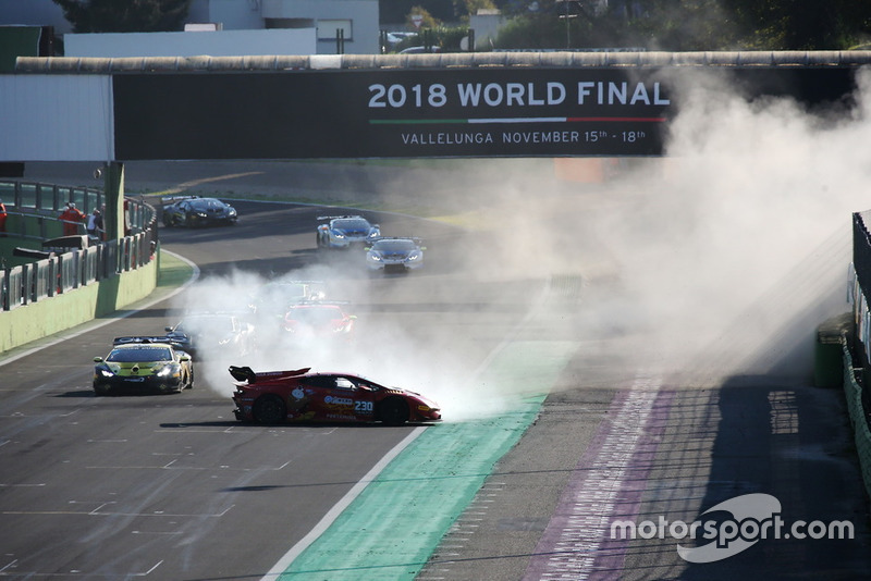 Lamborghini Huracan Super Trofeo Evo #230, YH Racing Team: Takamichi Matsuda, Dai Yoshihara. Incidente