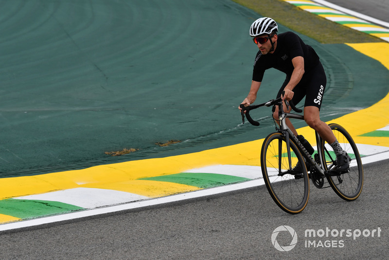 Robert Kubica, Williams en bici por el circuito