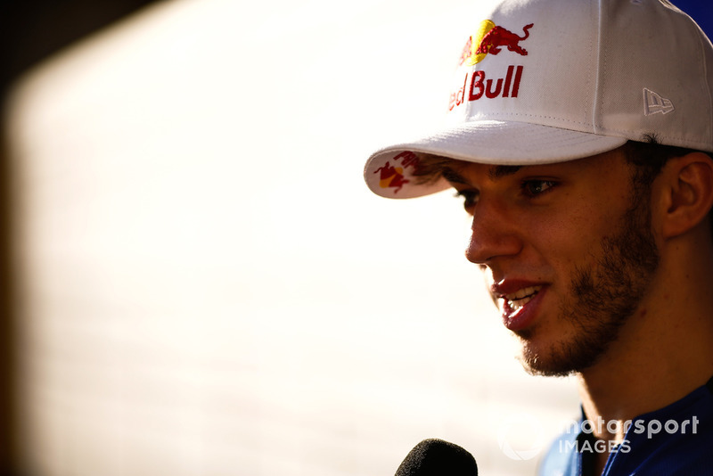 Pierre Gasly, Scuderia Toro Rosso, parla con la stampa