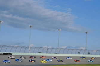 Ricky Stenhouse Jr., Roush Fenway Racing, Ford Fusion Fastenal, Kevin Harvick, Stewart-Haas Racing, Ford Fusion Jimmy John's