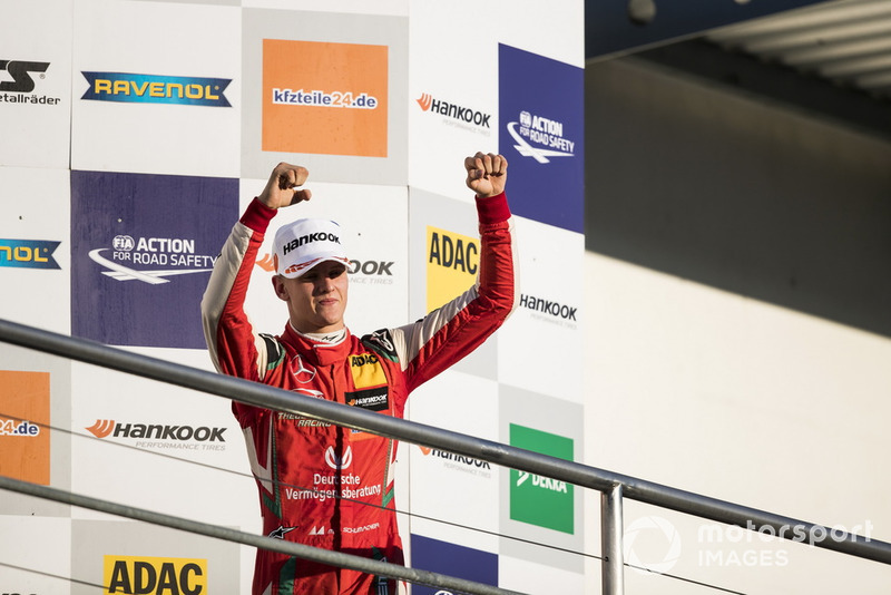 Podio: Campeón 2018, Mick Schumacher, PREMA Theodore Racing Dallara F317 - Mercedes-Benz