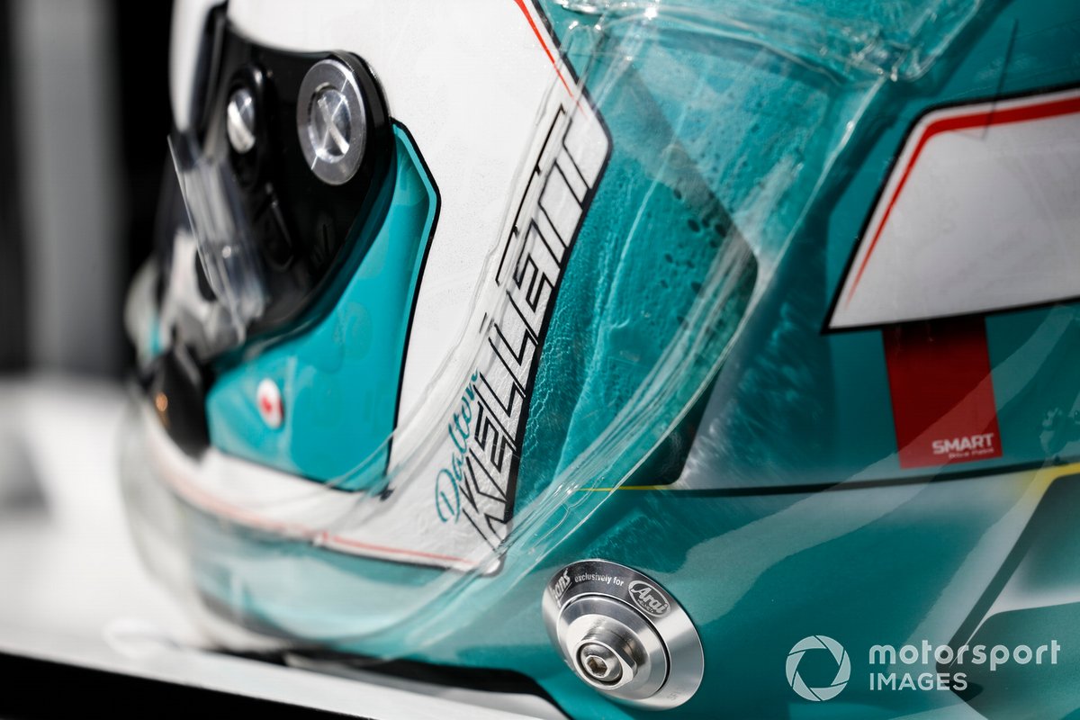 Detalle de Dalton Kellett's helmet, A.J. Foyt Enterprises Chevrolet