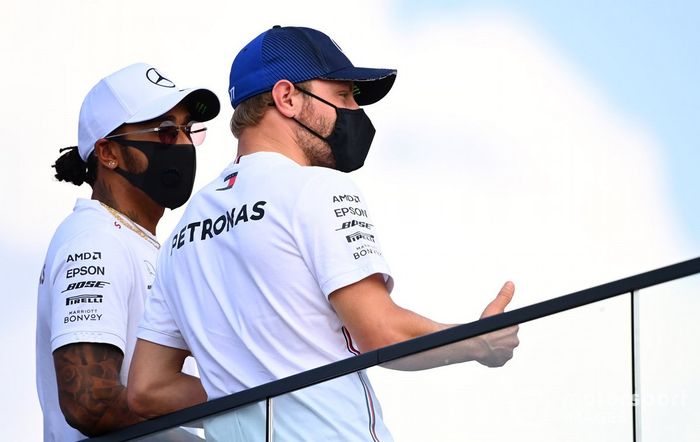 Lewis Hamilton, Mercedes-AMG F1 y Valtteri Bottas, Mercedes-AMG F1 