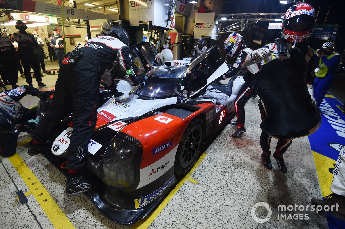 Pitstop #8 Toyota Gazoo Racing Toyota TS050: Sbastien Buemi, Kazuki Nakajima, Brendon Hartley