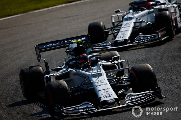 Pierre Gasly, AlphaTauri AT01, Daniil Kvyat, AlphaTauri AT01