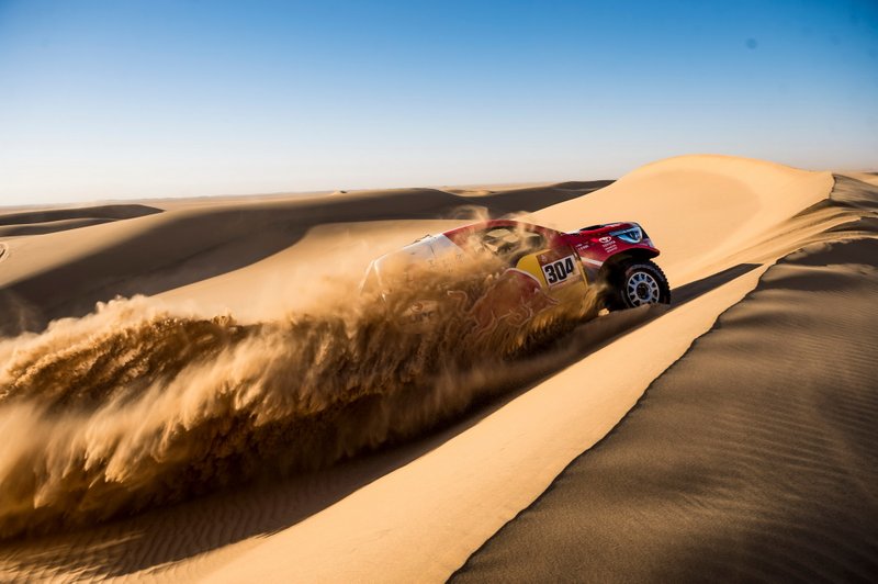#304 Toyota Gazoo Racing: Giniel De Villiers, Alex Haro Bravo