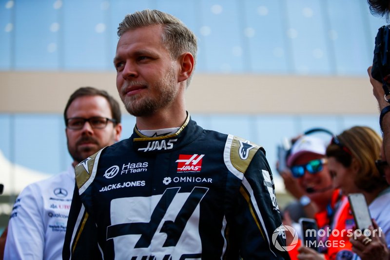 Kevin Magnussen, Haas F1, alla parata dei piloti