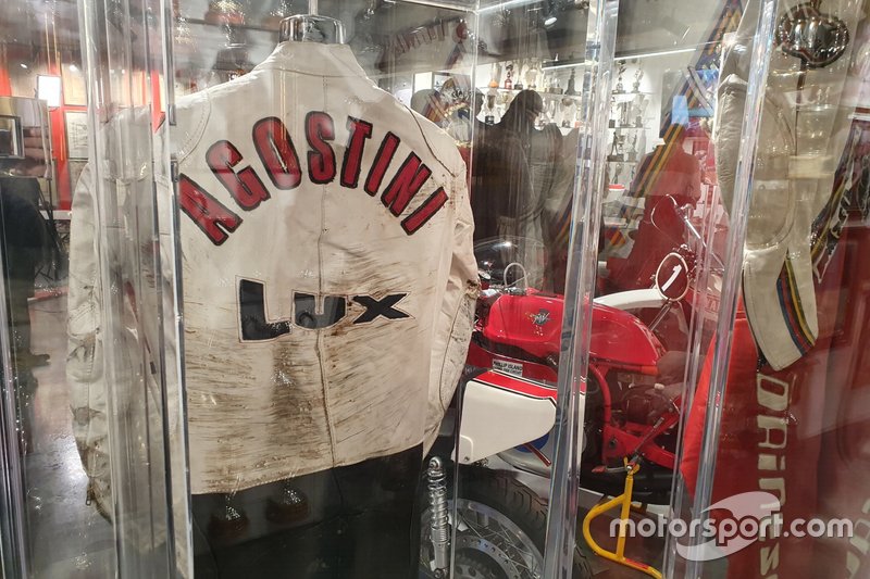 Detalle de uno de los trajes que se exhiben