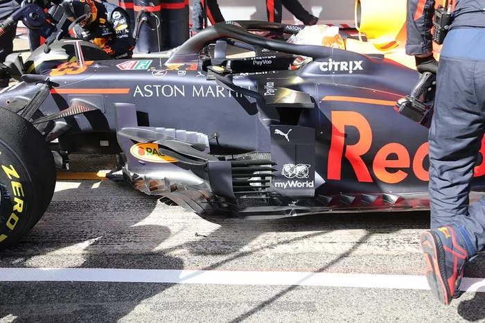 Lateral del Red Bull Racing RB16
