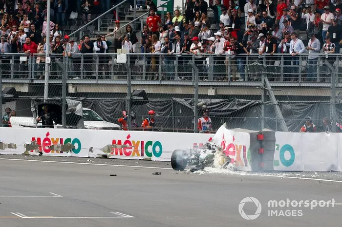Choque de Valtteri Bottas, Mercedes AMG W10