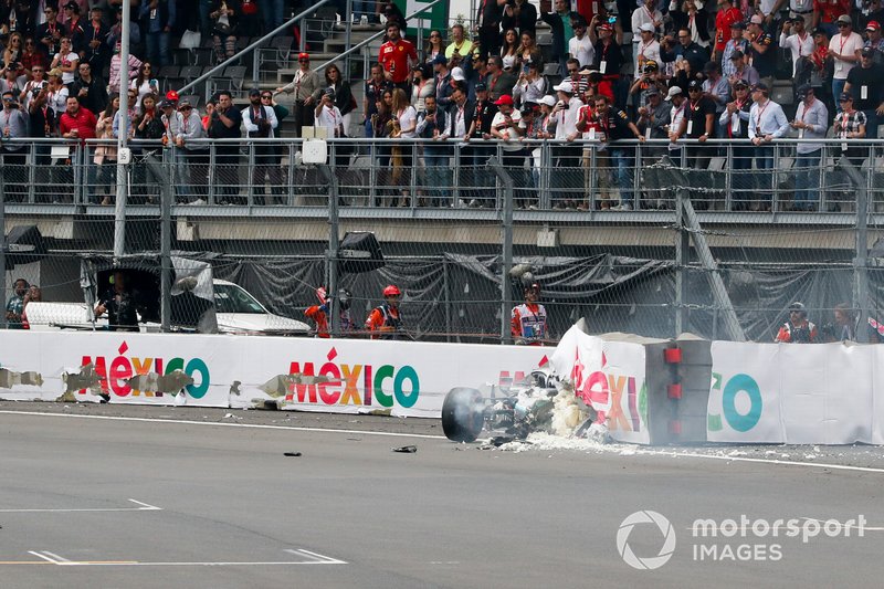 Valtteri Bottas, Mercedes AMG W10 after the crash