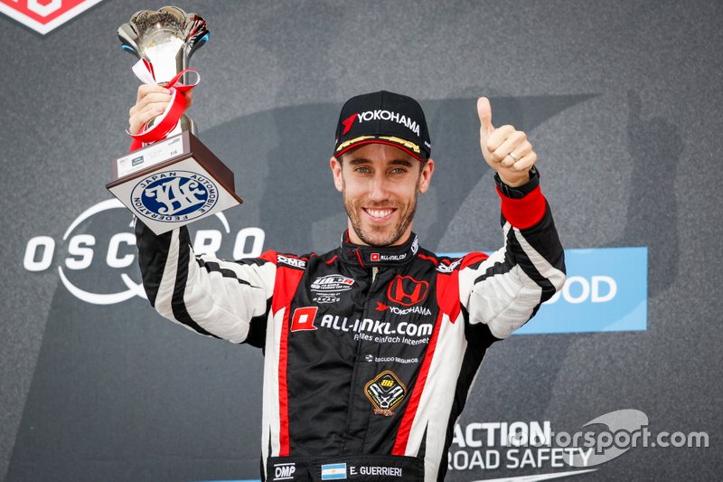 Podio: Esteban Guerrieri, ALL-INKL.COM Münnich Motorsport Honda Civic Type R TCR