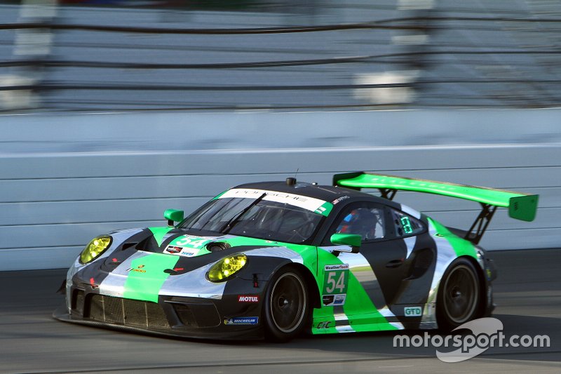 #54 Black Swan Racing Porsche 911 GT3 R: Jeroen Bleekemolen, Sven Müller, Trenton Estep