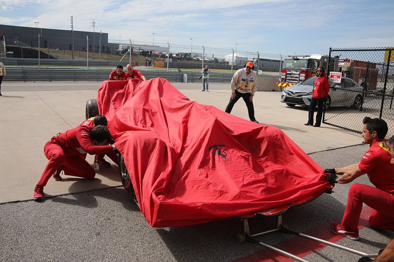 Auto di Charles Leclerc, Ferrari SF90 torna in pitlane