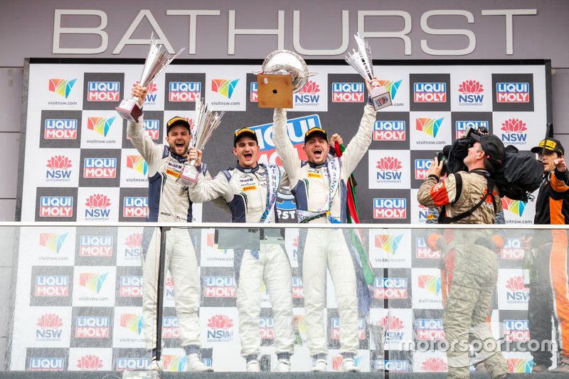 Podium: Winner #7 Bentley Team M-Sport Bentley Continental GT3: Jules Gounon, Maxime Soulet, Jordan Pepper