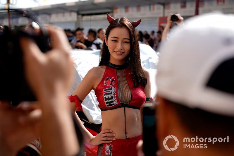 Grid girl