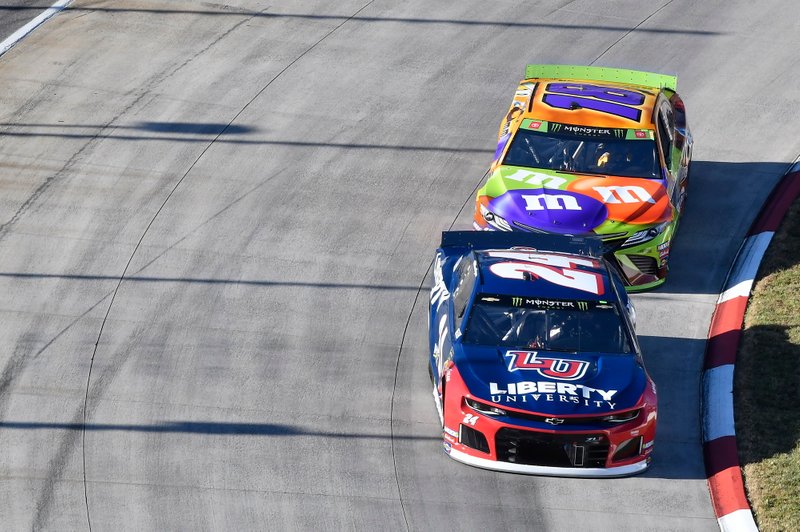 William Byron, Hendrick Motorsports, Chevrolet Camaro Liberty University, Kyle Busch, Joe Gibbs Racing, Toyota Camry M&M's Halloween
