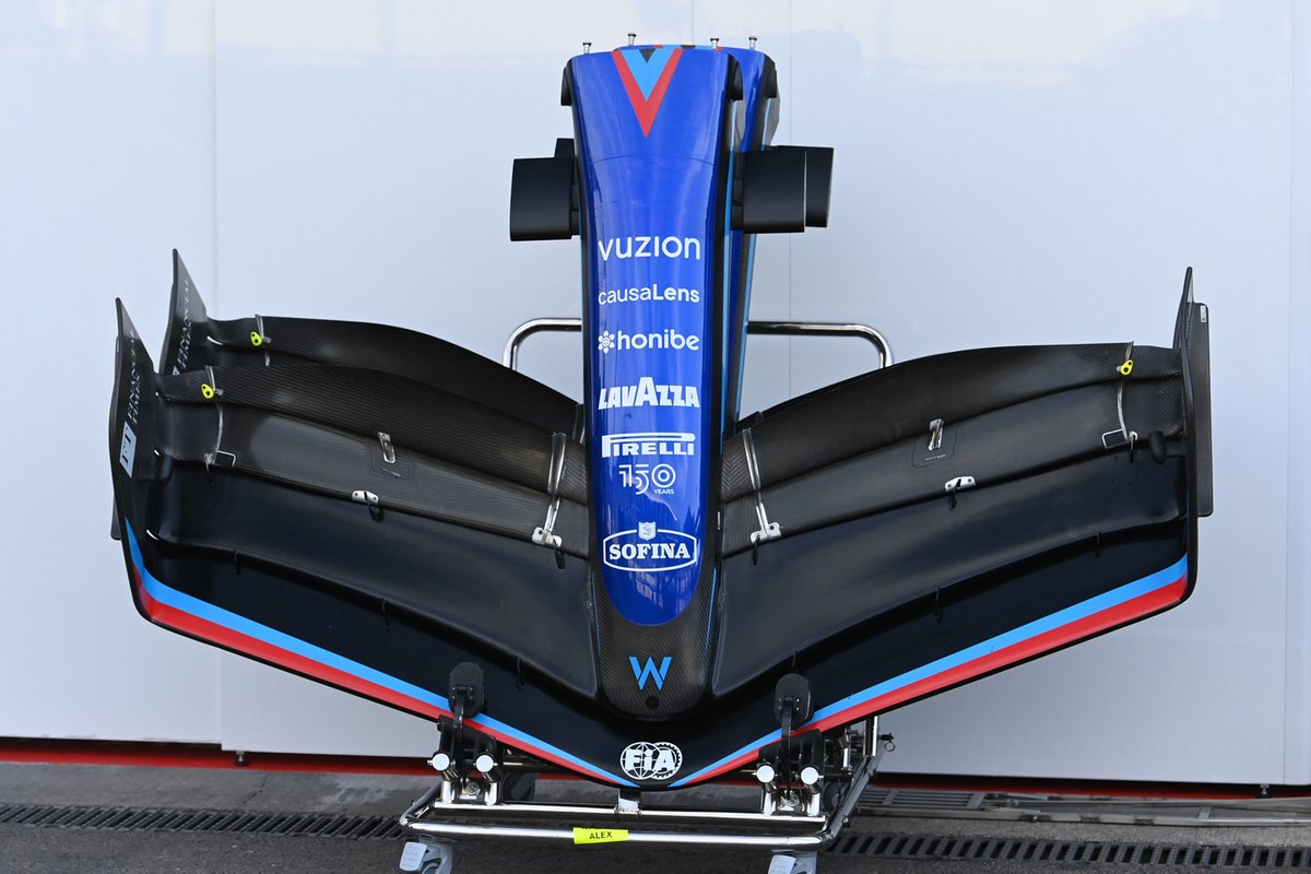 Detalle del nosecone y del alerón delantero del Williams FW44