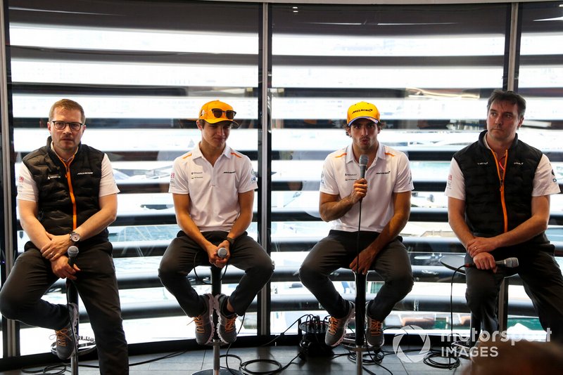 Andreas Seidl, Team Principal, McLaren, Lando Norris, McLaren, Carlos Sainz Jr., McLaren, James Key, Direktur Teknis, McLaren