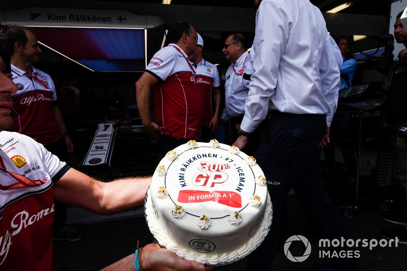 Cake for Kimi Raikkonen, Alfa Romeo Racing 300th GP