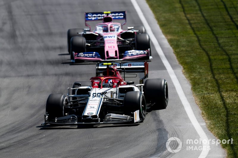 Antonio Giovinazzi, Alfa Romeo Racing C38, leads Lance Stroll, Racing Point RP19