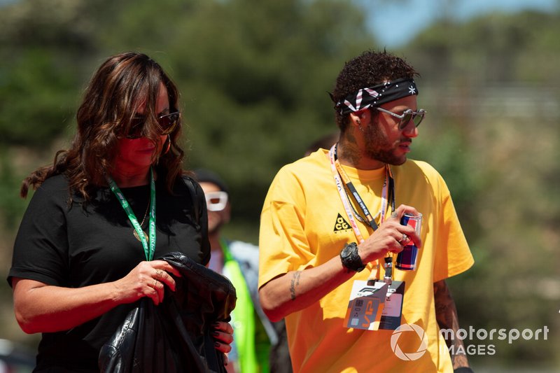 Neymar jr en el paddock
