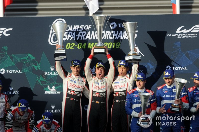 P1 Podium, #8 Toyota Gazoo Racing Toyota TS050: Sébastien Buemi, Kazuki Nakajima, Fernando Alonso  