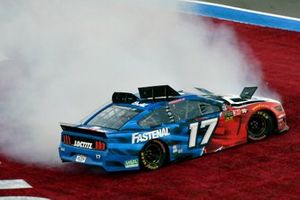 Ricky Stenhouse Jr., Roush Fenway Racing, Ford Mustang Fastenal spins