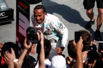 Yarış galibi Lewis Hamilton, Mercedes AMG F1, Parc Ferme