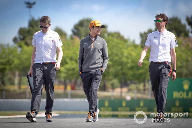 Lando Norris, McLaren cammina sulla pista