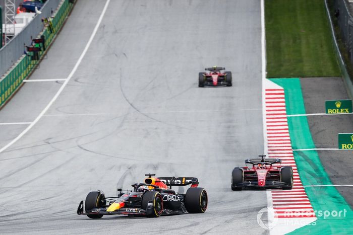 Max Verstappen, Red Bull Racing RB18, Charles Leclerc, Ferrari F1-75, Carlos Sainz, Ferrari F1-75