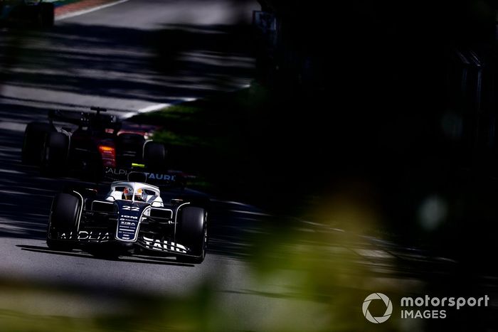 Yuki Tsunoda, AlphaTauri AT03, Charles Leclerc, Ferrari F1-75