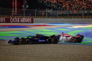 Franco Colapinto, Williams FW46, Esteban Ocon, Alpine A524, chocam na primeira volta