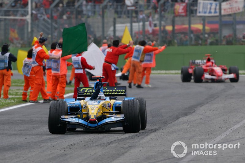 Fernando Alonso, Renault R25 dopo aver vinto il GP di San Marino del 2005