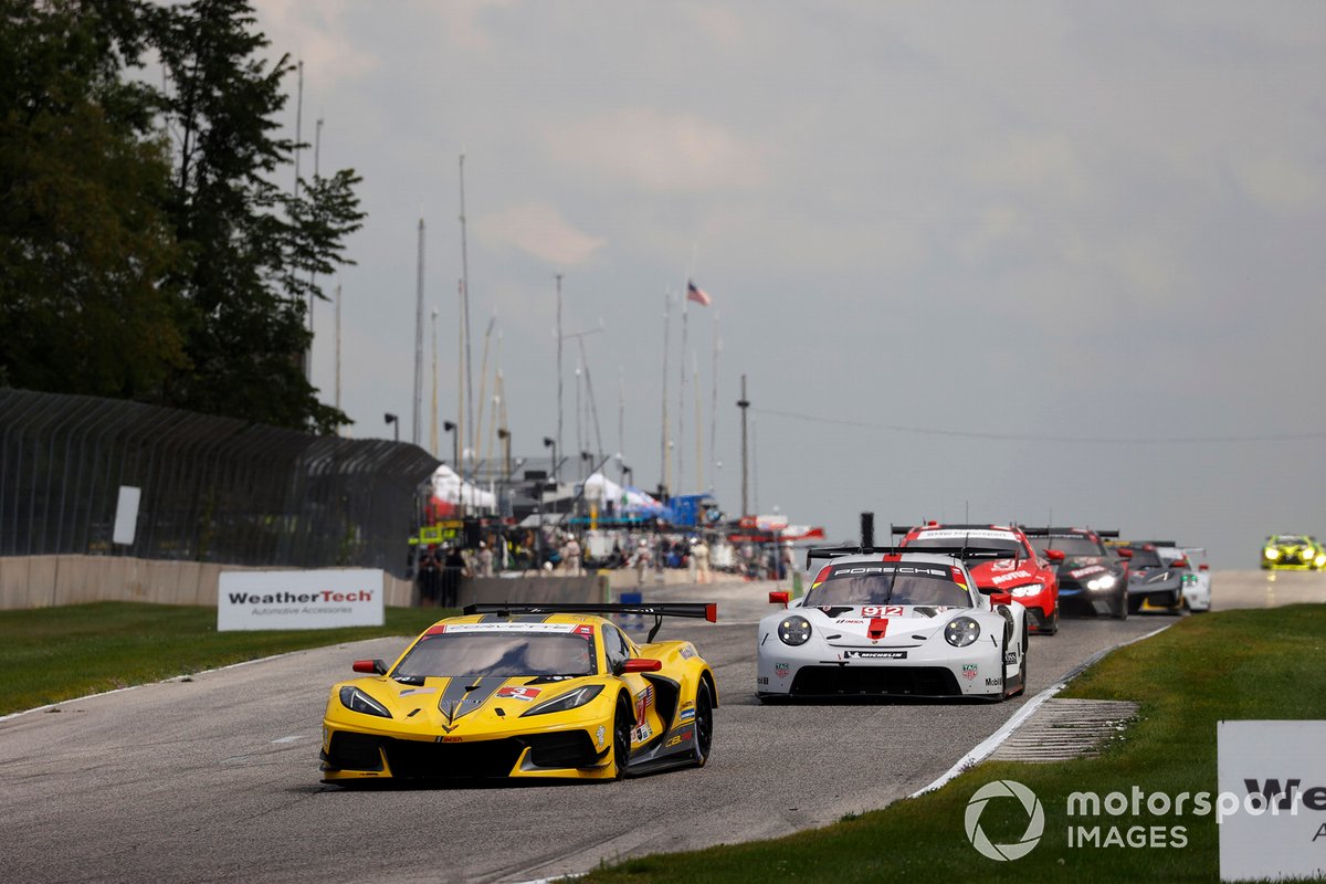 #3 Corvette Racing Corvette C8.R, GTLM: Antonio Garcia, Jordan Taylor, #912 Porsche GT Team Porsche 911 RSR - 19, GTLM: Laurens Vanthoor, Earl Bamber