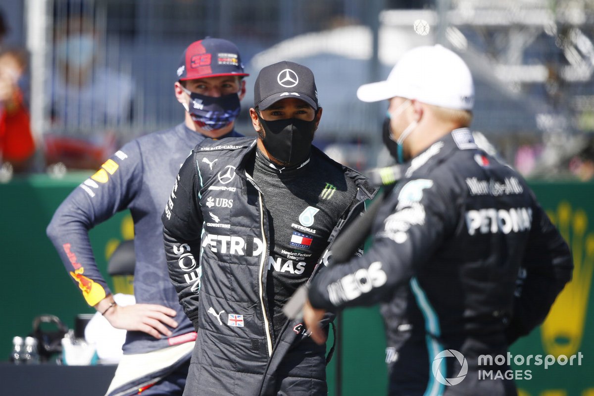 Max Verstappen, Red Bull Racing, Lewis Hamilton, Mercedes-AMG Petronas F1, y Valtteri Bottas, Mercedes F1 W11 EQ Performance