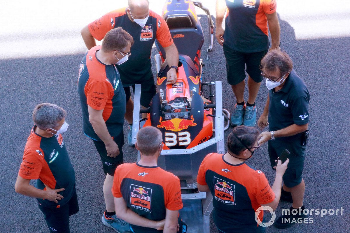 Inspección técnica KTM Brand Binder