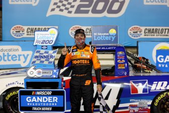 Race winner Chase Elliott, GMS Racing Chevrolet iRacing