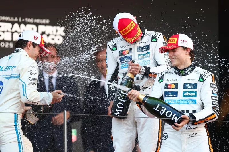 Charles Leclerc, Ferrari, Lando Norris, McLaren, Oscar Piastri