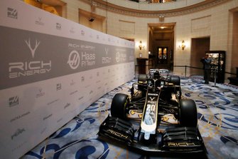Haas F1 Team VF-18 met nieuwe livery voor 2019