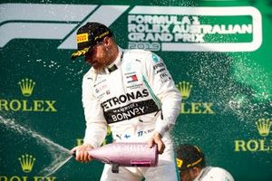 Valtteri Bottas, Mercedes AMG F1 met champagne