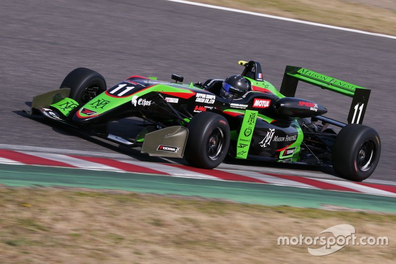 Sacha Fenestraz(B-Max Racing with motopark)