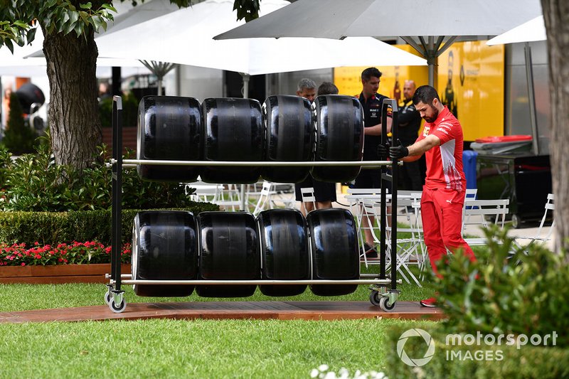 Ferrari takım çalışanı