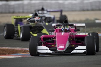 Actiebeeld van de W Series Tatuus F3 T-318 bolide