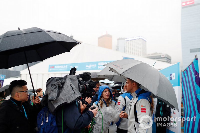 Edoardo Mortara, Venturi Formula E talks to the media