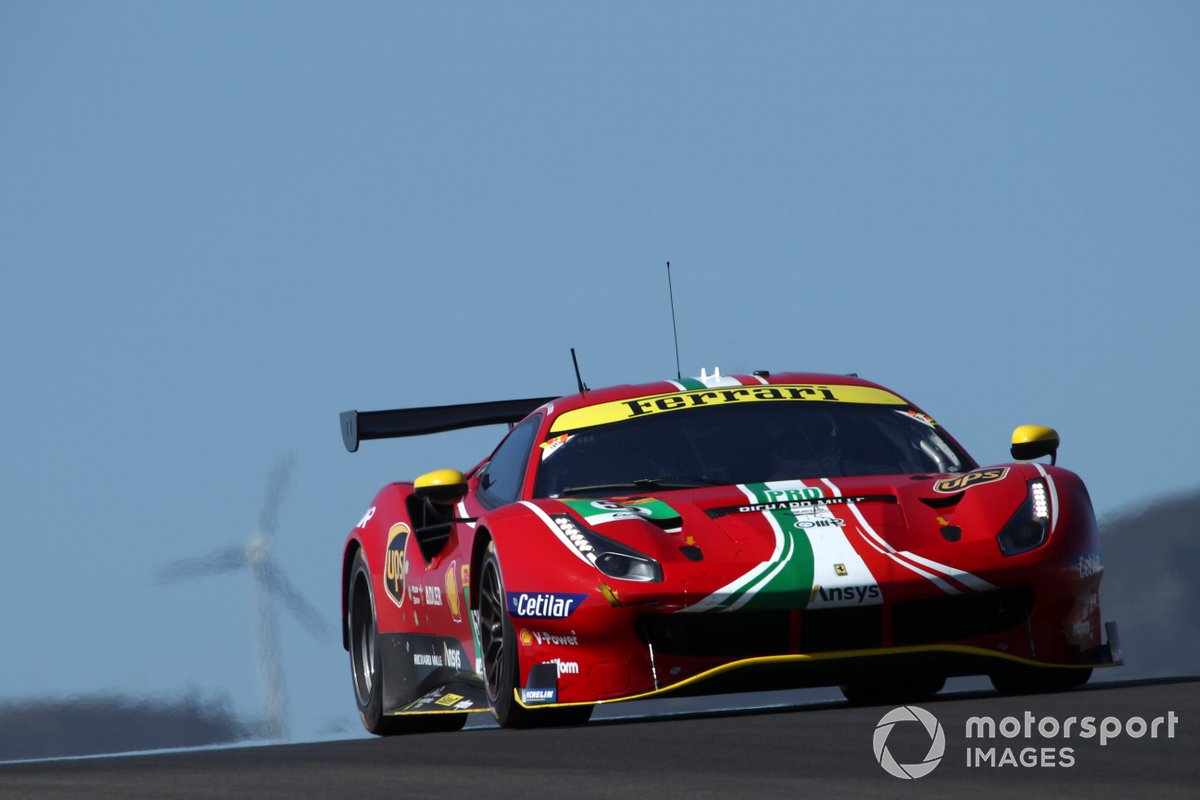 #52 AF Corse Ferrari 488 GTE EVO: Daniel Serra, Miguel Molina 