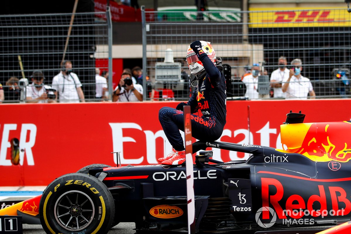 Ganador Max Verstappen, Red Bull Racing en Parc Ferme
