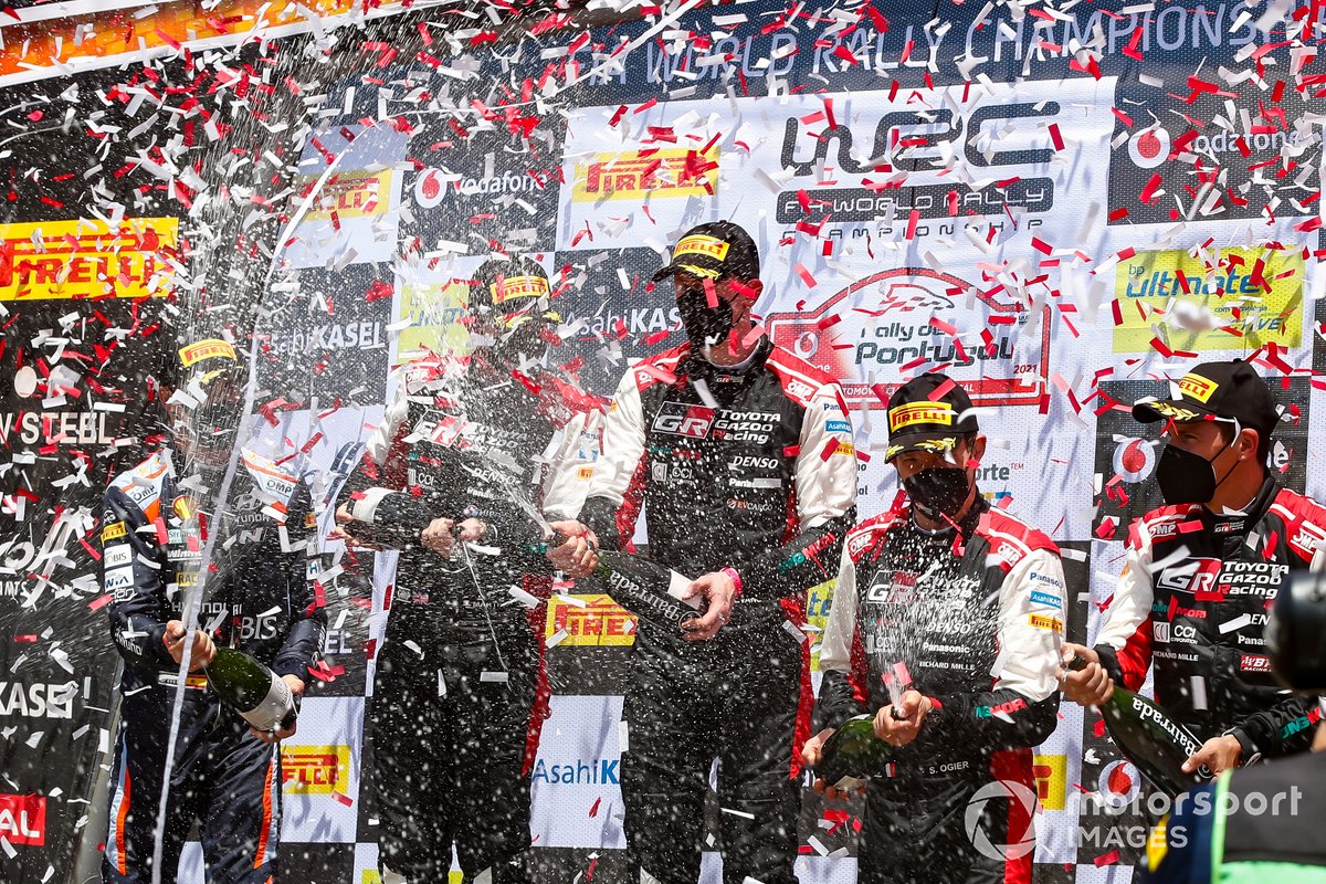 Podium: Race winner Elfyn Evans, Scott Martin, Toyota Gazoo Racing WRT Toyota Yaris WRC, second place Dani Sordo, Borja Rozada, Hyundai Motorsport Hyundai i20 Coupe WRC, third place Sébastien Ogier, Julien Ingrassia, Toyota Gazoo Racing WRT Toyota Yaris WRC